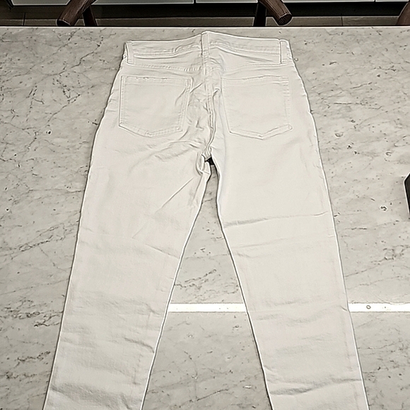 New without tags - Gap girlfriend mid-rise white jeans - size 25 | 0 - Picture 3 of 5